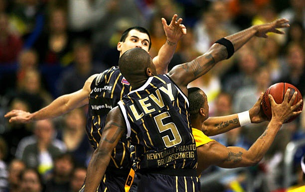 同时在其他 同时在其他