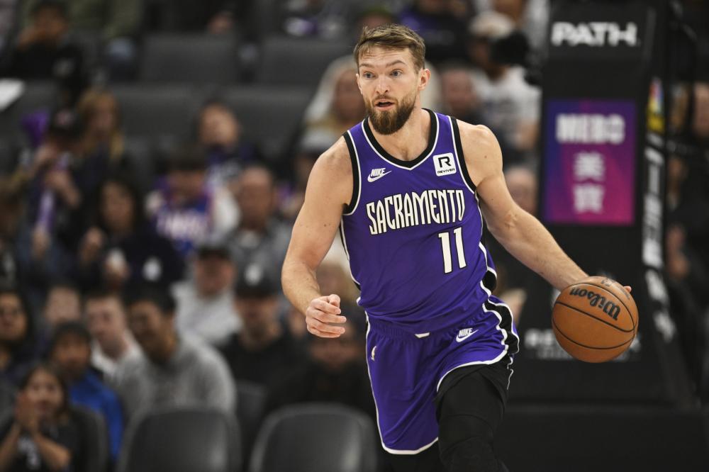 有点尴尬？姆巴佩被换下后，皇马替补球员连进两球