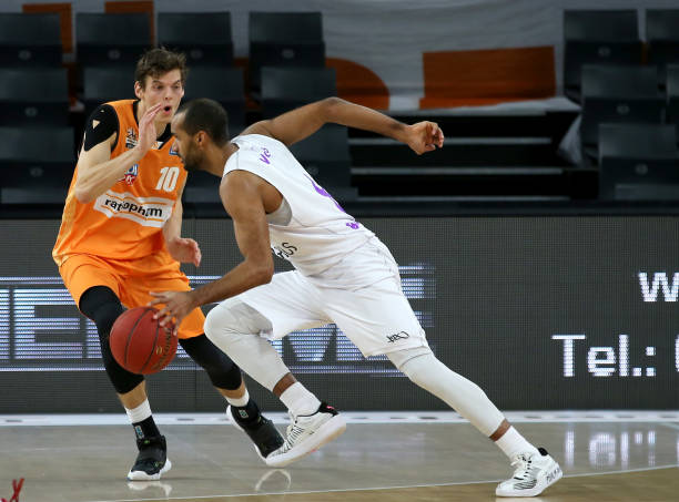 正在急剧扩 正在急剧扩